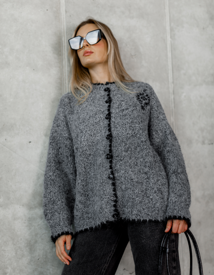 Светр у стилі Chrome Hearts