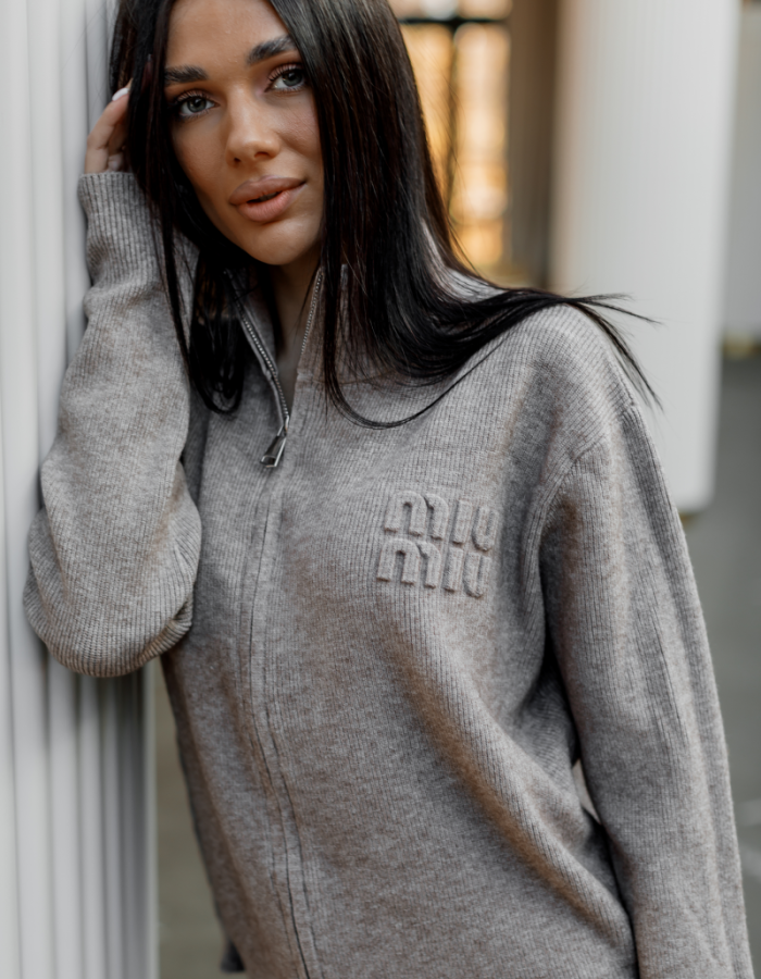 Костюм в стилі Miu Miu
