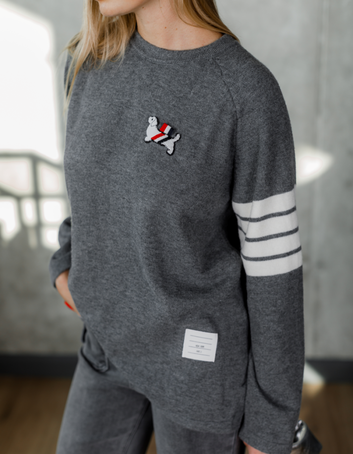 Светр в стилі Thom Browne