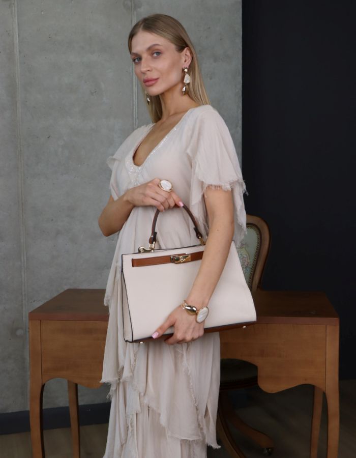 Шовкова сукня беж