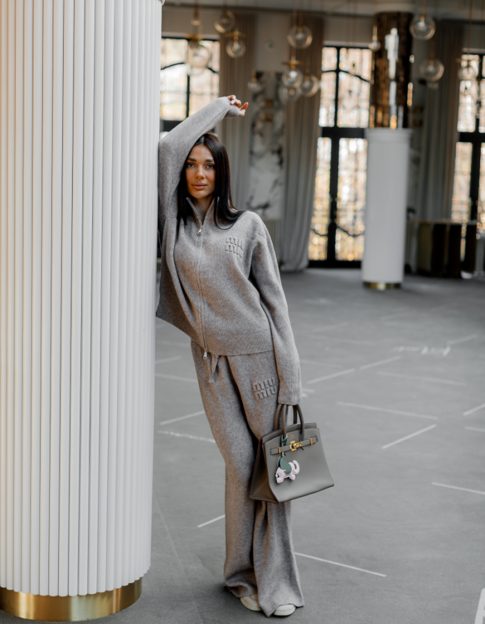 Костюм в стилі Miu Miu