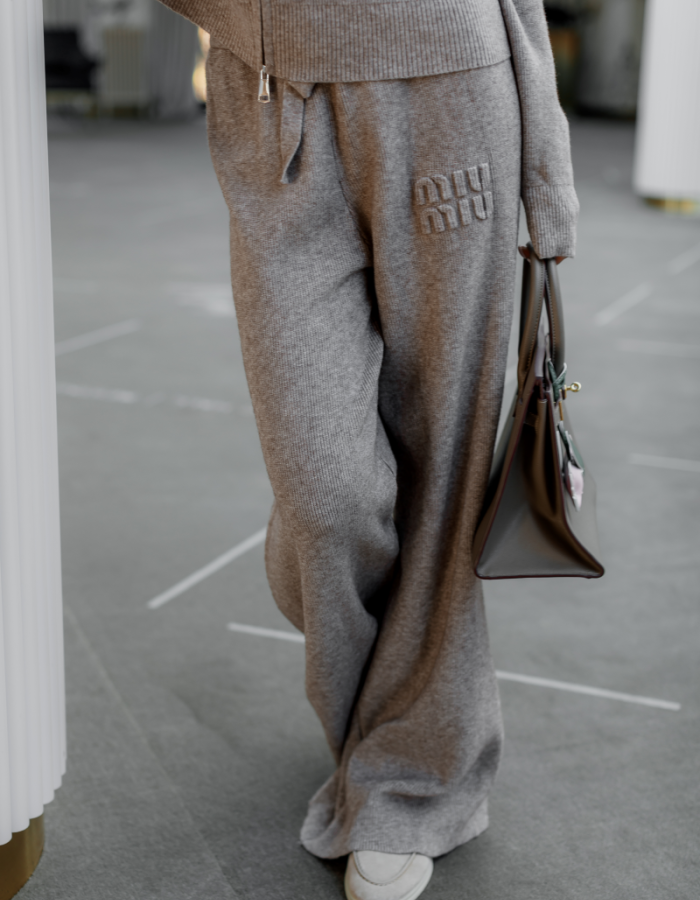 Костюм в стилі Miu Miu