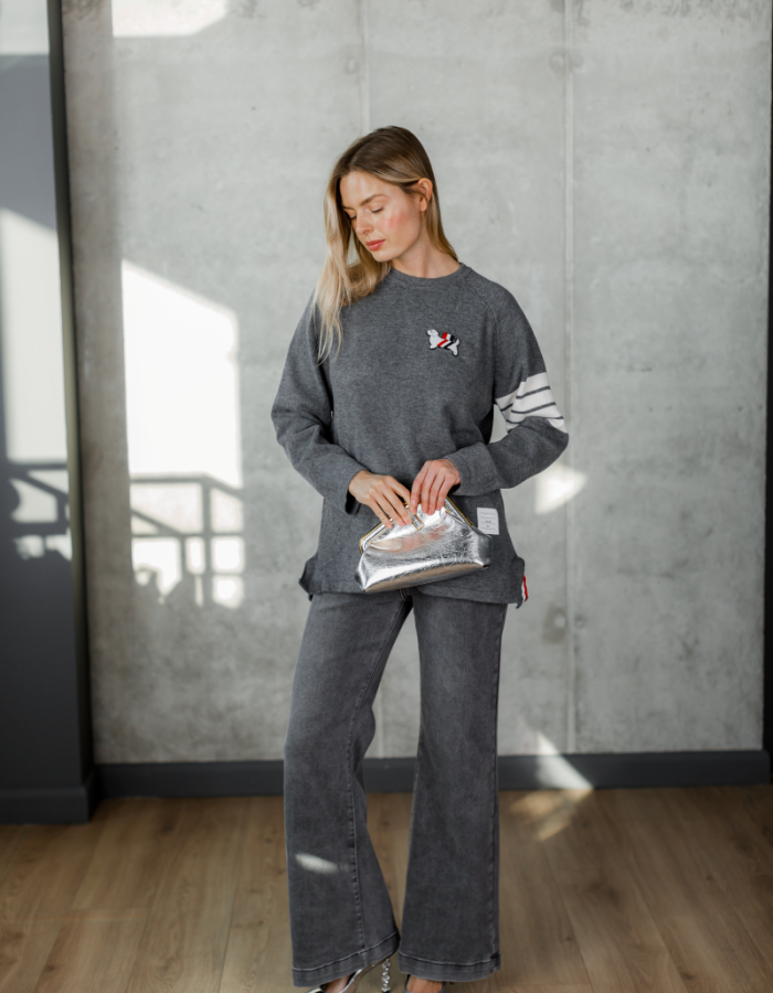 Светр в стилі Thom Browne