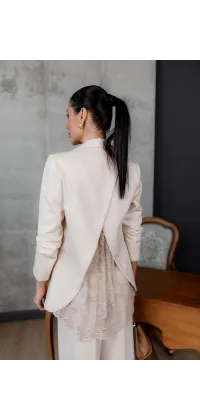 Витончений піджак IMPERIAL у молочному відтінку, одяг від Jador