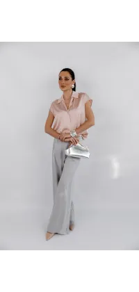 Сатинова блуза у ніжно рожевому відтінку. Доступні розміри: XS, S, L