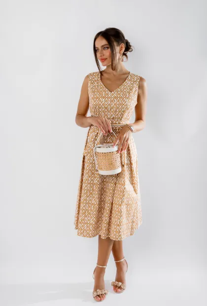 Сукня V-подібний виріз