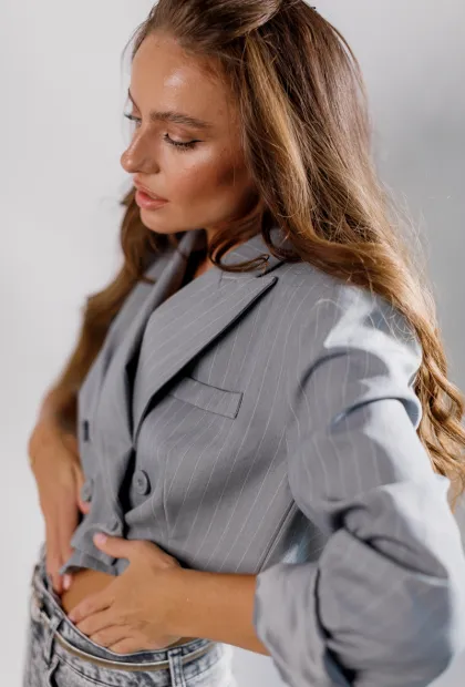 Елегантний вкорочений піджак