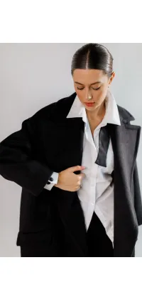 Вишукане пальто. Доступні розміри: 