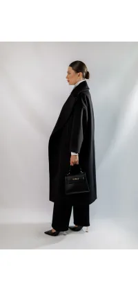 Вишукане пальто. Колір: Чорний