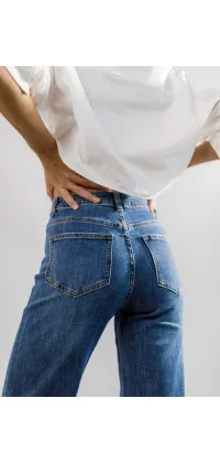 Класичні джинси прямого крою від французького виробника, одяг від Jador