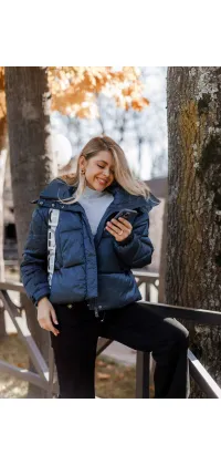 Об'ємна куртка Rinascimento. Колір: Синій