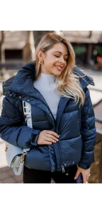 Об'ємна куртка Rinascimento. Доступні розміри: 