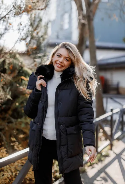 Куртка Rinascimento чорна