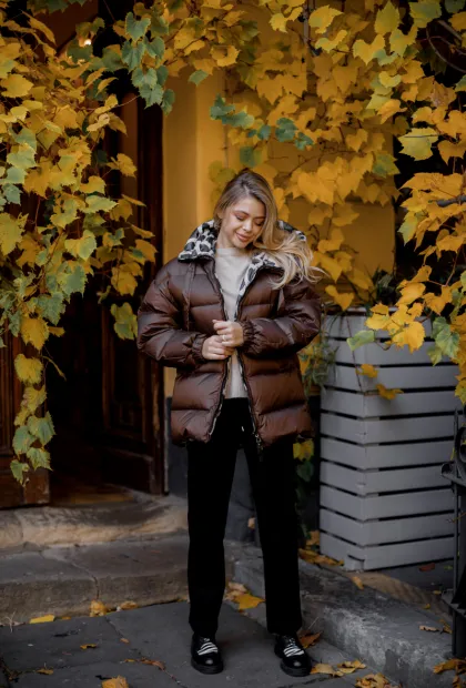 Шоколадна вкорочена куртка