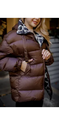 Шоколадна вкорочена куртка. Ціна: 8990 грн