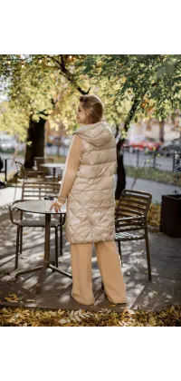 Безрукавка з наповненням пух\перо. Доступні розміри: M, L