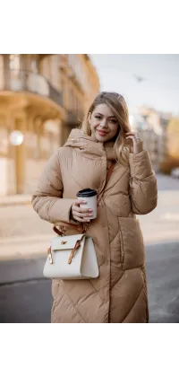 Стьобана подовжена куртка від італійського бренду Rinascimento, одяг від Jador