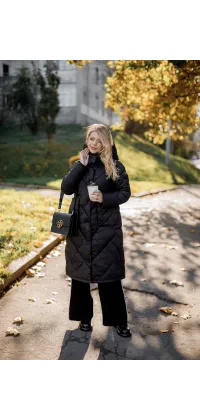 Стьобана подовжена куртка від італійського бренду Rinascimento, одяг від Jador