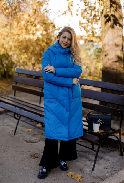 Куртка з об'ємним капюшоном