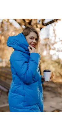 Куртка з об'ємним капюшоном. Колір: Синій