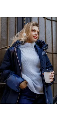 Стьобана зимова куртка. Доступні розміри: M, L