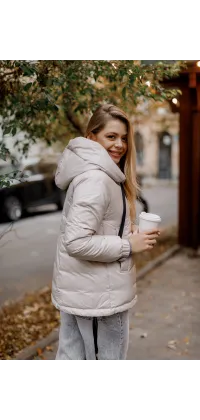 Коротка стьобана куртка від французького виробника, одяг від Jador