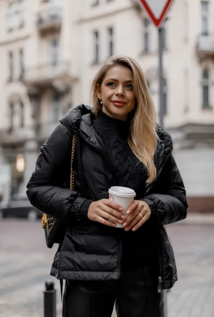 Чорна куртка пух\перо