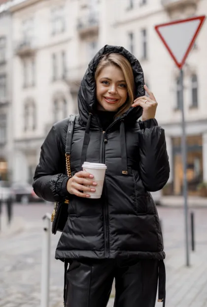 Чорна куртка пух\перо