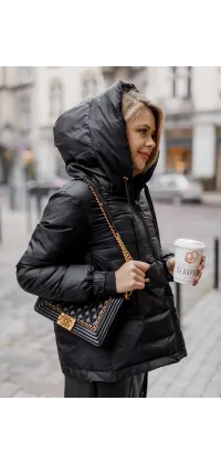 Коротка стьобана куртка від французького виробника, одяг від Jador