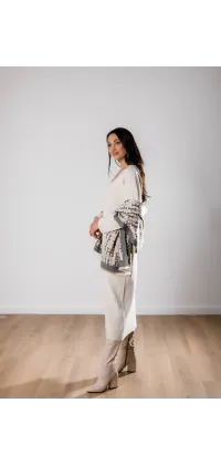 Трикотажна сукня в рубчик. Колір: Білий