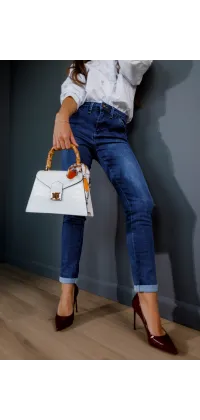 Еластичні джинси французького виробництва,які поєднують стиль, комфорт та ідеальну посадку., одяг від Jador