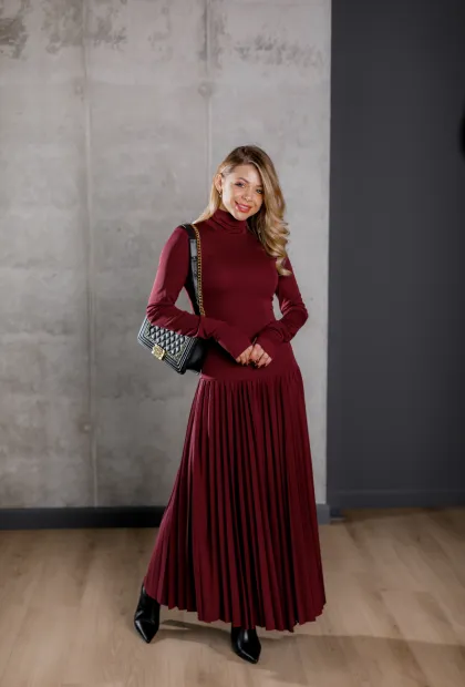 Розкішна сукня бургунді