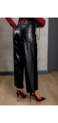 Кюлоти французького виробника з середньою довжиною та стильними накладними кишенями, одяг від Jador