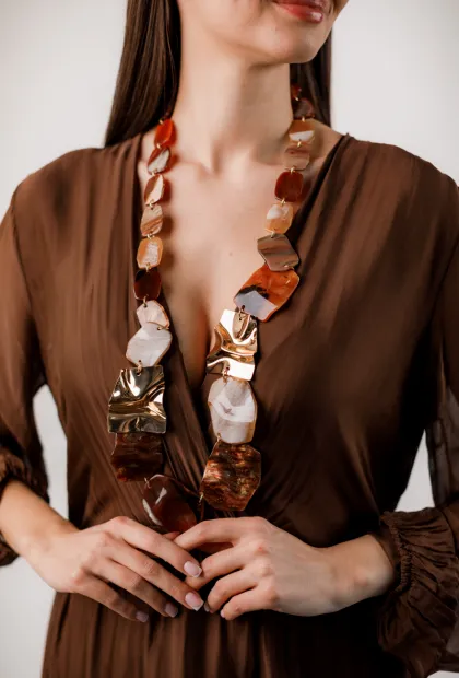 Намисто з металевими елементами