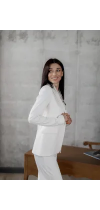 Класичний білий костюм, одяг від Jador