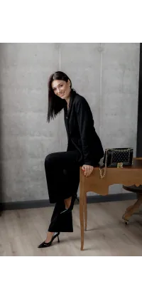 Елегантний чорний піджак, одяг від Jador