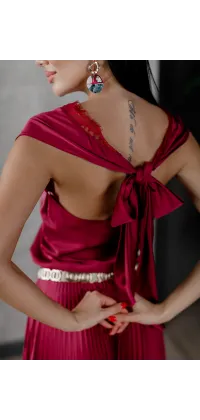 Блуза IMPERIAL з бантом. Доступні розміри: XS, S, M