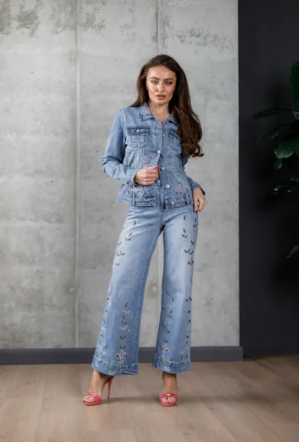 Джинси з квітковою вишивкою