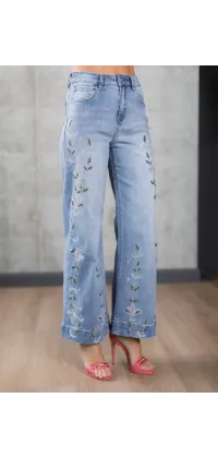 Джинси з квітковою вишивкою. Колір: Синій