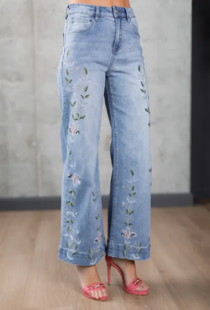Джинси з квітковою вишивкою