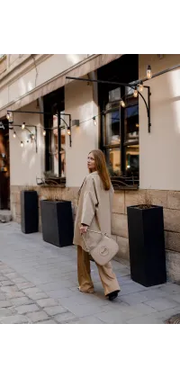 Стильний вкорочений тренч вільного крою від італійського бренду Monte Cervino – ідеальний вибір для легких і трендових образів., одяг від Jador