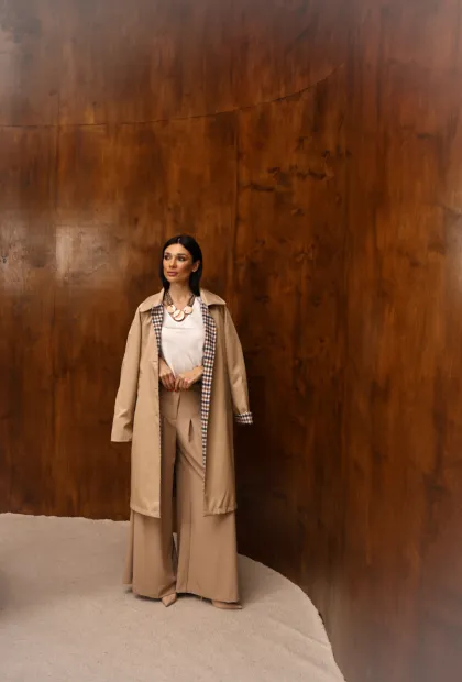 Тренч кольору кемел