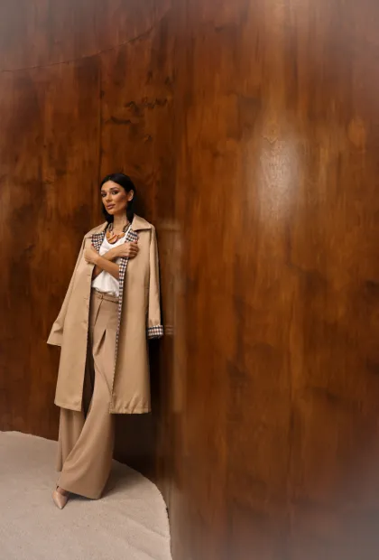 Тренч кольору кемел