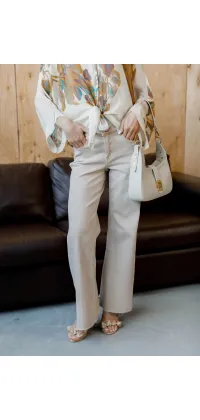 Французькі джинси straight. Колір: Бежевий