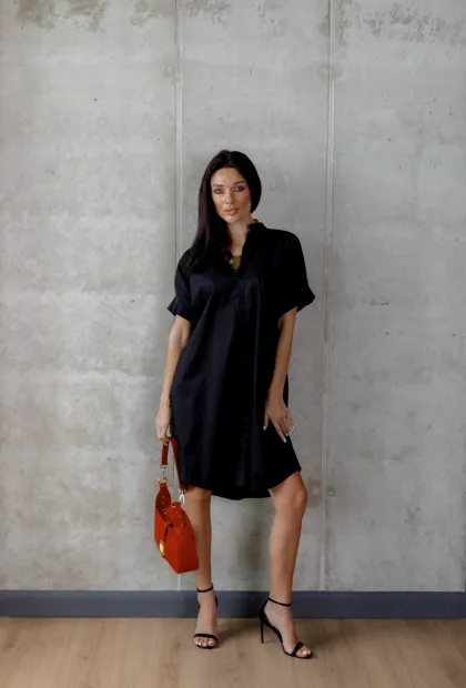 Чорна сукня міні