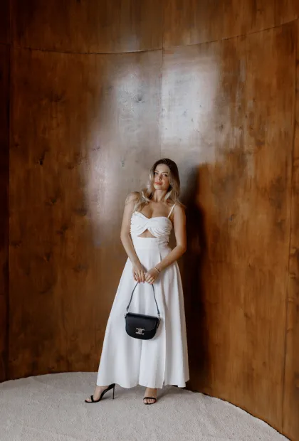 Біла  довга сукня із віскози