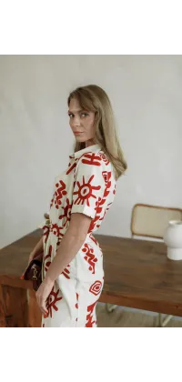 Сукня UNIKA Paris з червоним орнаментом. Колір: Білий