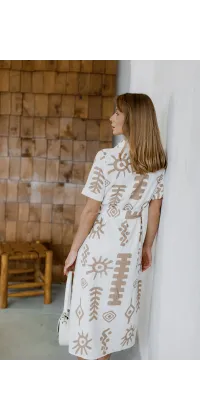 Лляна сукня міді UNIKA Paris з бежевим графічним орнаментом, одяг від Jador