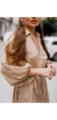 Бежева сукня об'ємними рукавами IMPERIAL. Доступні розміри: 