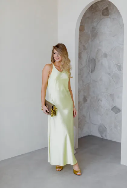 Лимонна сатинова сукня
